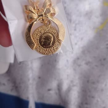 Sipariş Ettiğim Kolyenin Farklı Ve Kalitesiz Gönderilmesi, İletişim Sorunu