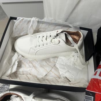 Boyner'den İki Kez Yanlış Ayakkabı Gönderilmesi Ve İade Sürecinde Yaşanan Mağduriyet