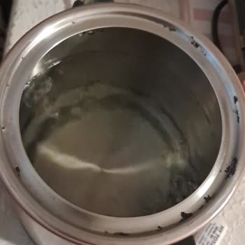 Arzum Paslanmaz Denilen Çay Makinesi Kısa Sürede Paslandı Ve Yüzeyi Soyuldu