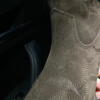 Aldığım Botta Hata Ve Mağazada İlgisiz Davranış