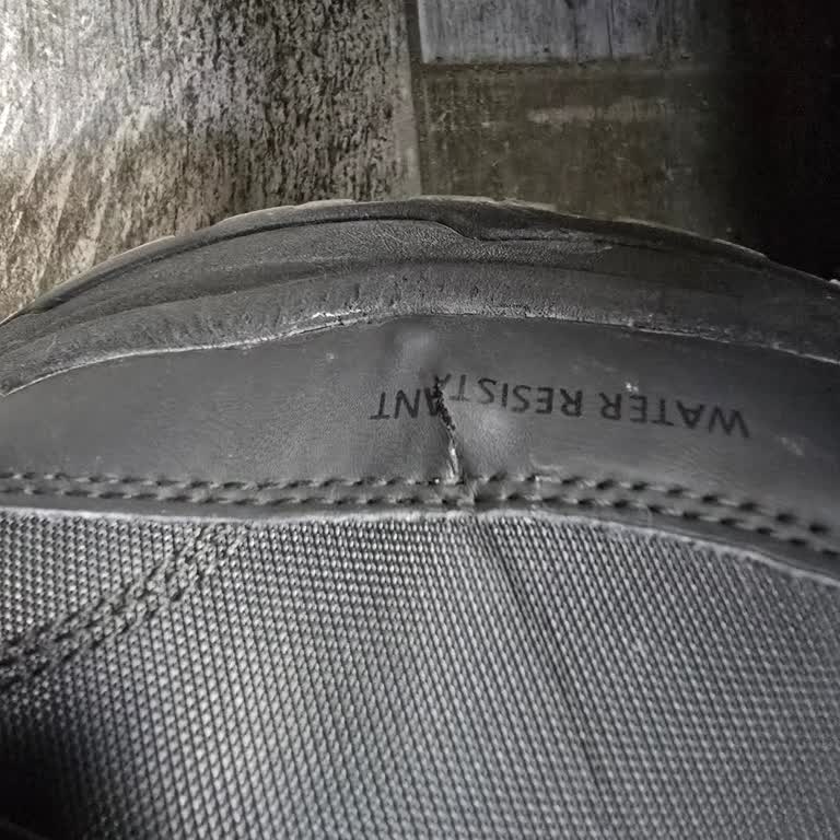 Kısa Sürede Yırtılan Reebok Bot İçin Garanti Talebi Ve İletişim Sorunu