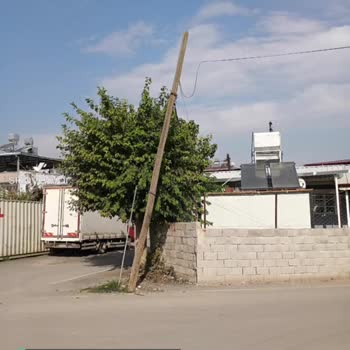 Türk Telekom Devrilmek Üzere Olan İnternet Direği
