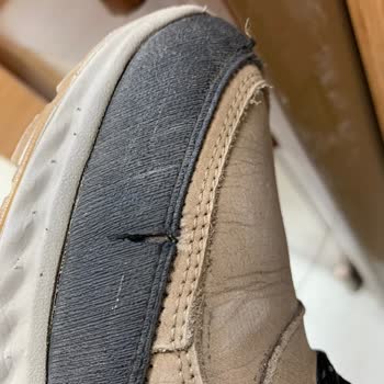 Hakiki Deri Olarak Satılan Dockers Botun Ön Kısmı Deri Değil Ve Yırtıldı, Değişim Talebim Reddedildi