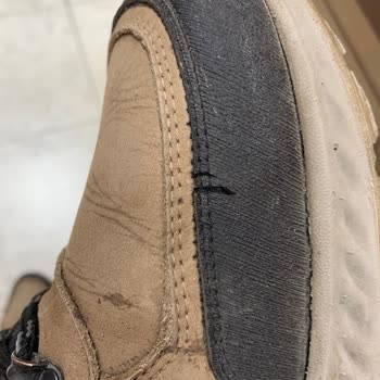 Hakiki Deri Olarak Satılan Dockers Botun Ön Kısmı Deri Değil Ve Yırtıldı, Değişim Talebim Reddedildi