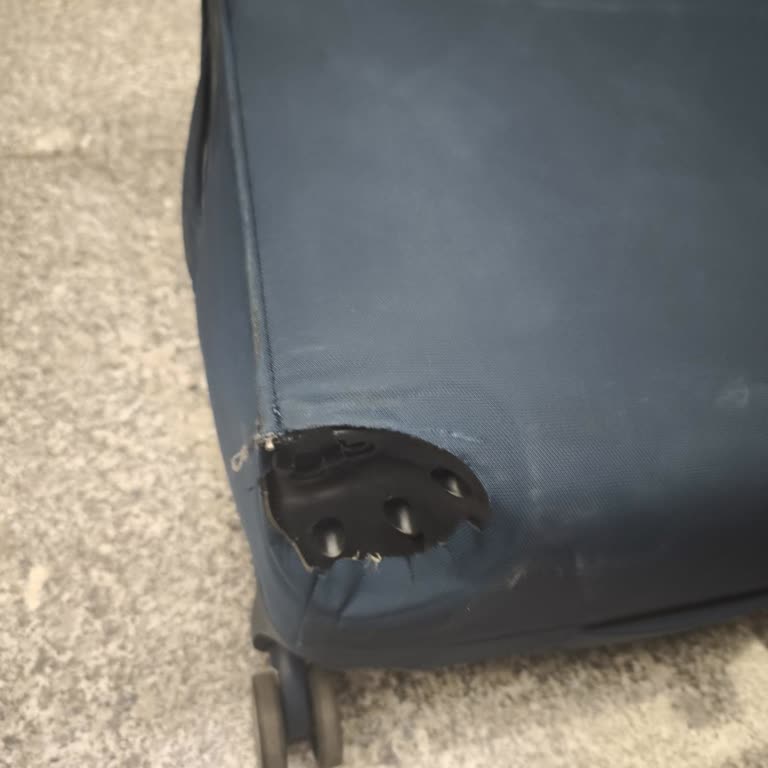 Sunexpress Uçuşunda Valizim Kırıldı, Sorumluluk Yolcuya Yüklendi!