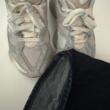 First-Use Dye Bleeding Problem with Mango Jeans Caused Shoe Damage