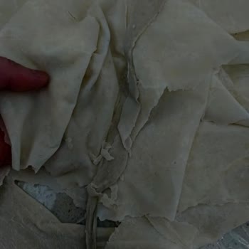 Aldığım Yufkanın Kenarları Siyah Ve Kirli Çıktı, Güvenle Tüketemedim