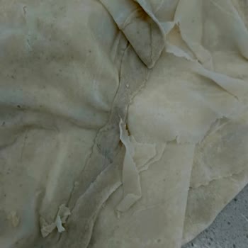 Aldığım Yufkanın Kenarları Siyah Ve Kirli Çıktı, Güvenle Tüketemedim