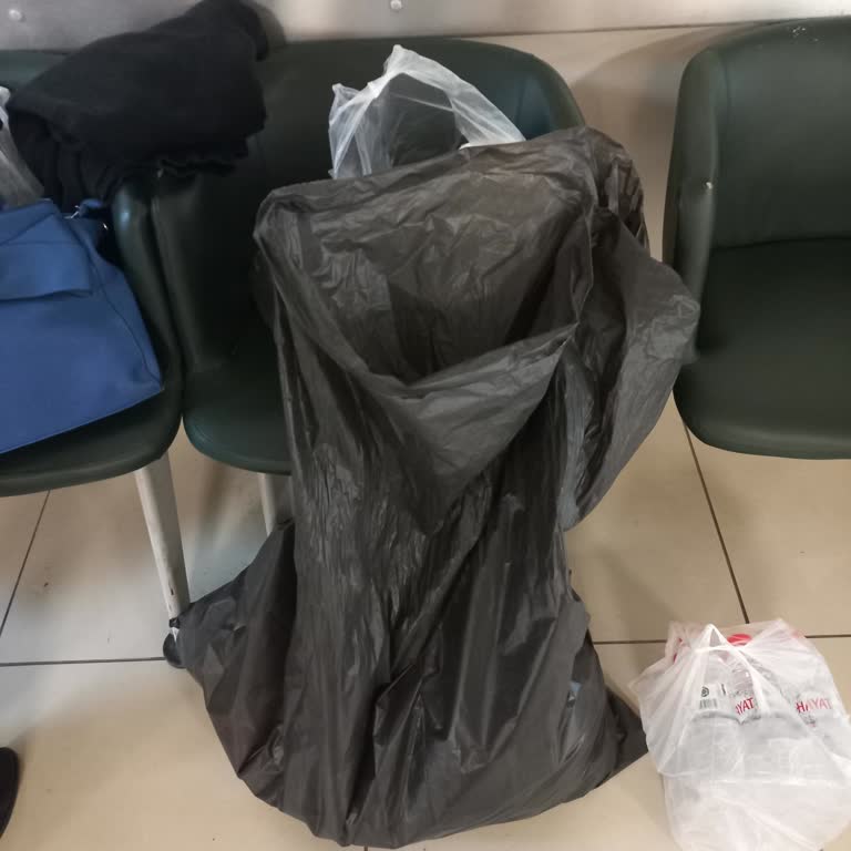 Yoğun Bakımda Hasta Eşyalarının Çöp Poşetinde Teslim Edilmesi İncitici