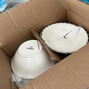 Karaca Yemek Takımının İçinden 1 Adet Kase Kırık, 3 Adet Çukur Tabak İse Eksik Çıktı