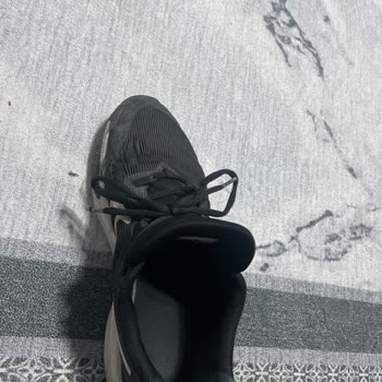 Aynı Model Nike Ayakkabıda Tekrarlayan Koku Problemi