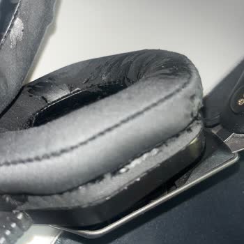 Kulaklık Pedleri Hızla Aşındı, Kullanım Konforu Azaldı