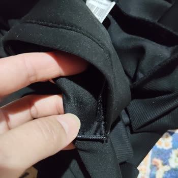 GS Store'dan Alınan Hırkada Tüylenme Ve Fermuar Sorunu: Ürün Değişimi Talebi