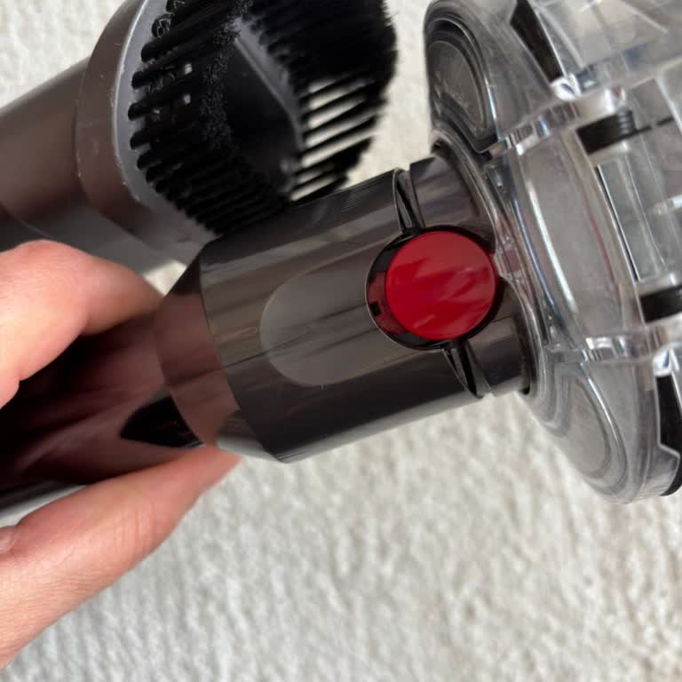 Dyson Garanti Kapsamında Kırılan Parçanın Uzun Süre Temin Edilememesi Ve Çözüm Sunulmaması