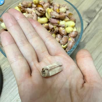 Komşu Tarım Ürünleri İçinden Sigara İzmariti Çıktı