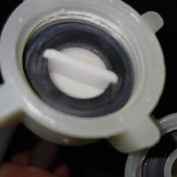 Yeni Alınan Vestel Çamaşır Makinesinde Boya Dökülmesi Ve Montaj Hatası Nedeniyle Mağduriyet