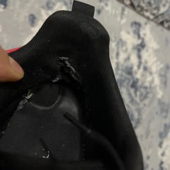 Kısa Sürede Yıpranan Ayakkabıma Ret Cevabı: Mağduriyetimin Giderilmesini İstiyorum