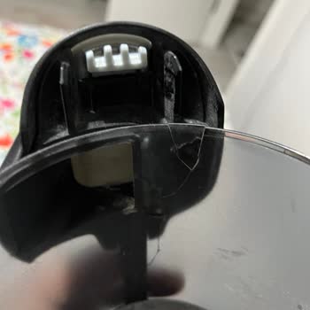 Bosch Dik Süpürge Toz Haznesinde Üretim Kaynaklı Çatlak Ve Mağduriyet