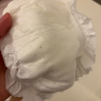 Bebek Bezi Paketinden Çıkan Yabancı Maddeler Nedeniyle Endişe