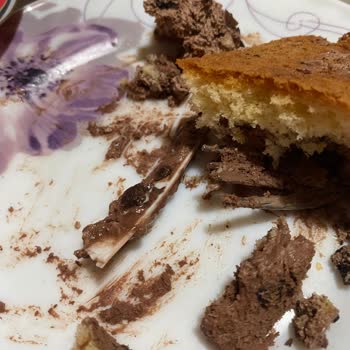 Pastadan Çıkan Plastik Parça Nedeniyle Yaşanan Ciddi Sağlık Riski