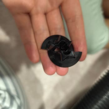 Bosch Elektrikli Süpürgede Kırılan Parça İçin Çözüm Bulamıyorum