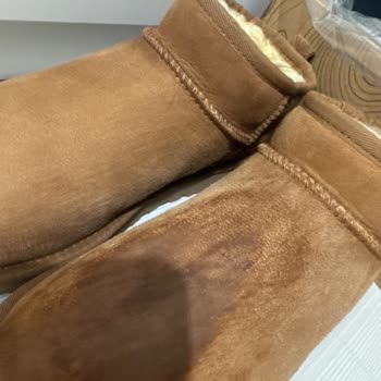 Bir Kez Giyilen Ugg Botta Kalıcı Leke Şoku!
