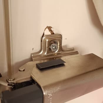 Garanti Kapsamındaki Dolap Kapağının Düşmesi Ve Ücret Talebi