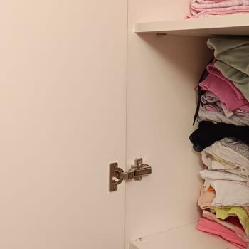 Garanti Kapsamındaki Dolap Kapağının Düşmesi Ve Ücret Talebi