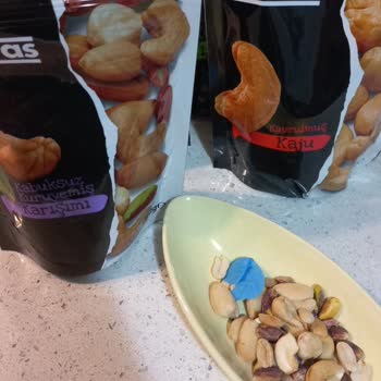 Harras Kuruyemiş Paketinden Plastik Parça Çıktı, Sağlığımız Tehlikeye Girdi!