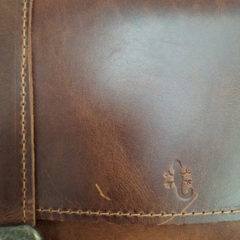 Semender Leather Goods Çizik Ve Defolu Cüzdan Gönderdi