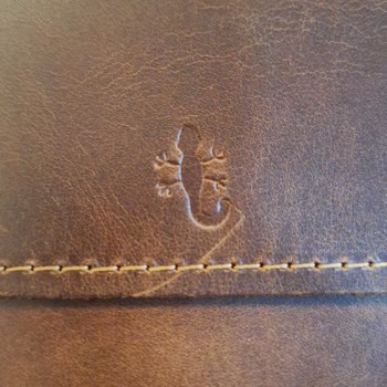 Semender Leather Goods Çizik Ve Defolu Cüzdan Gönderdi