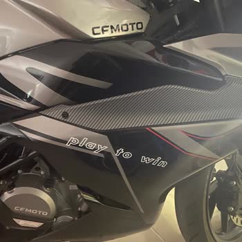 Yeni Alınan Motosikletin Depo Stickerları Kısa Sürede Attı, Garanti Kapsamında Destek İsteniyor