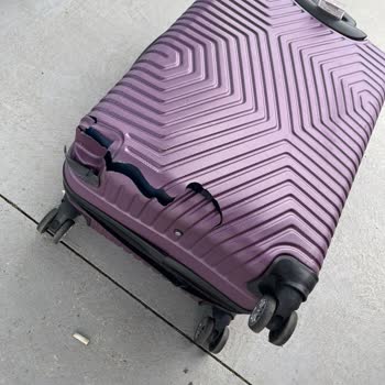 Ajet Uçuşunda Geciken Ve Hasarlı Bagaj Nedeniyle Mağduriyet