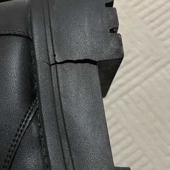 Ofiste Kısa Sürede Yıpranan Ayakkabı İçin Değişim Talebim Reddedildi