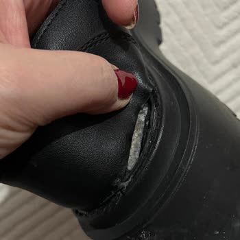 Ofiste Kısa Sürede Yıpranan Ayakkabı İçin Değişim Talebim Reddedildi