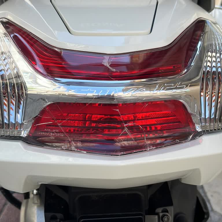 Yeni Aldığım Motosikletin Stop Lambasındaki Çatlak Garantiye Alınmıyor