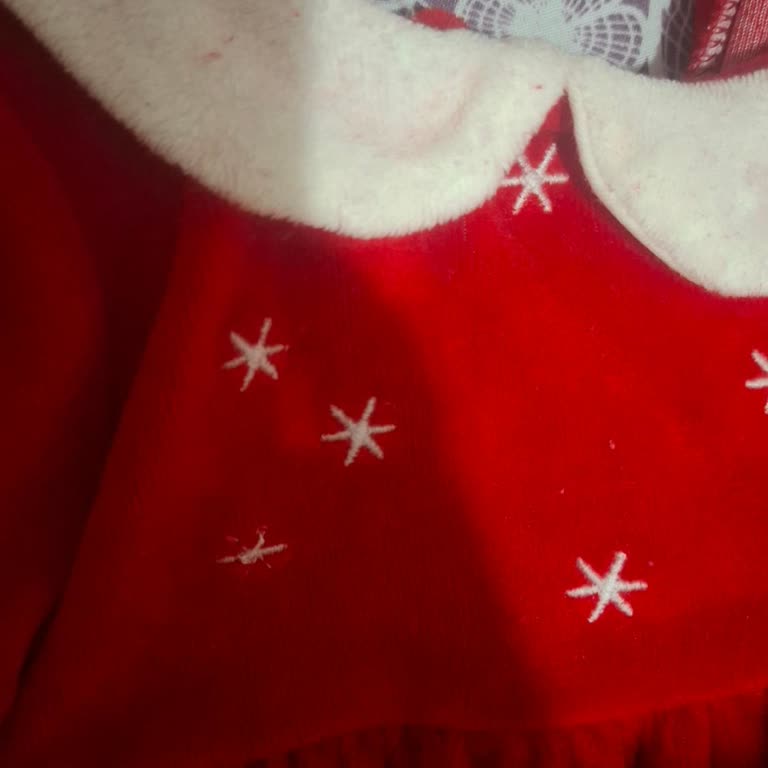 İlk Yıkamada Rengi Akan Elbise Tüm Çamaşırları Kırmızıya Boyadı