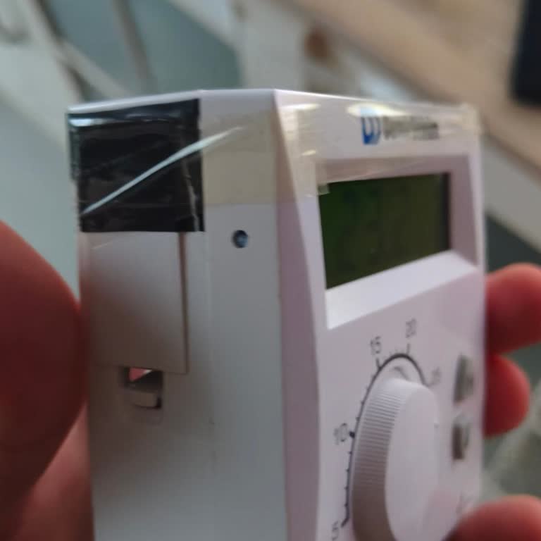 DemirDöküm Termostat Pil Kapağı Kırıldı Yedek Parça Bulunmuyor