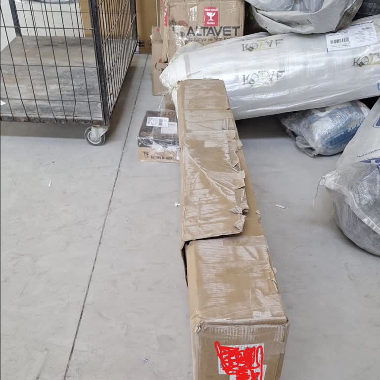 Kargom Günlerdir Teslim Edilmiyor, Şube Ve Müşteri Hizmetleri İlgisiz