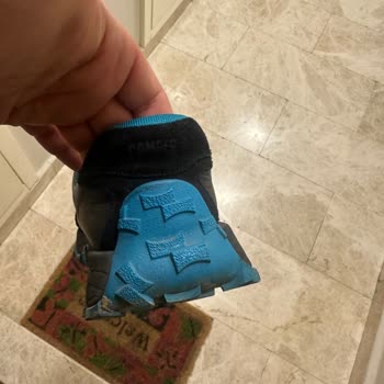 Camper Ayakkabım Kısa Sürede Yırtıldı, Mağaza Çözüm Sunmadı