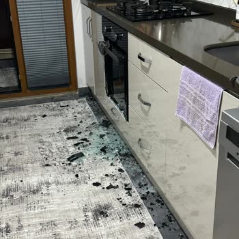 Luxell Fırının Ön Camı Kendi Kendine Patladı Ciddi Güvenlik Riski Yaşadım