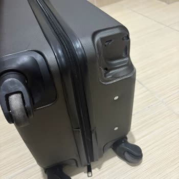 Valizlere Toplu Hasarlı Etiketi Uygulaması Yolcu Mağduriyetine Yol Açıyor