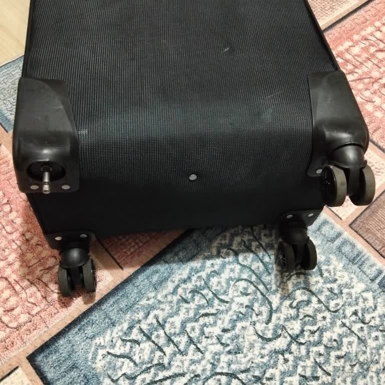 Aktarmalı Uçuşta Hasarlı Bavul Ve Yetersiz Müşteri Hizmeti