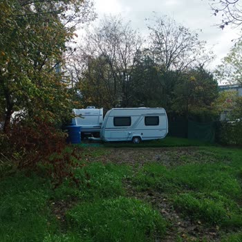 Tuzla’da Ruhsatsız Karavan Konaklaması Mahalle Düzenini Bozuyor