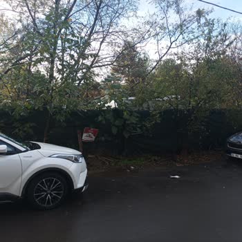 Tuzla’da Ruhsatsız Karavan Konaklaması Mahalle Düzenini Bozuyor