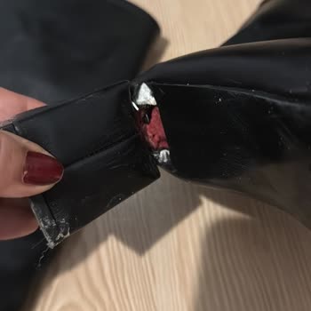 Aldığım Çizmeler Doğum Günümde Dağıldı Firma İlgisiz Ve İade Yapmıyor