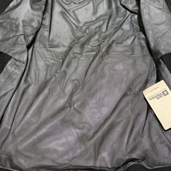 Görseldeki Mont Yerine Yanlış Ve Farklı Ürün Gönderildi