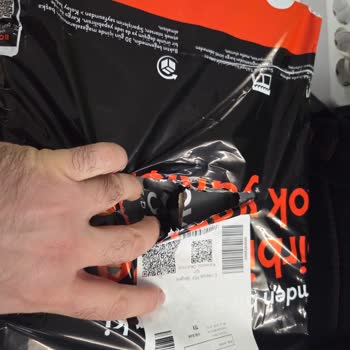 Açılmış Kargo Paketi Güvenimi Sarstı, Müşteri Hizmetleri Ulaşılmaz