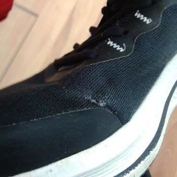 Kısa Sürede Yırtılan Skechers Ayakkabı İçin İade Veya Değişim Talebi