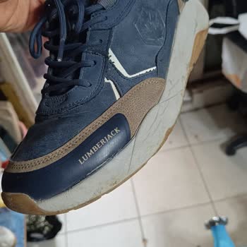 Az Kullanılan Ayakkabıda Patlama Ve Mağazada Yetersiz İnceleme Hayal Kırıklığı